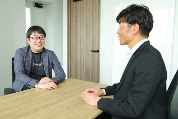 大久保様が真剣に解答する姿