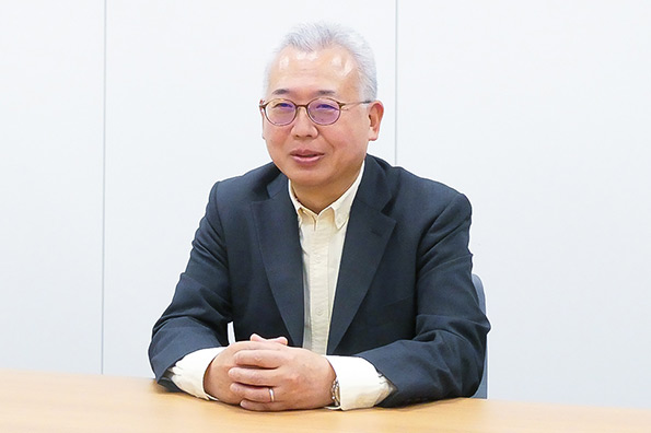 飯塚様　話す姿